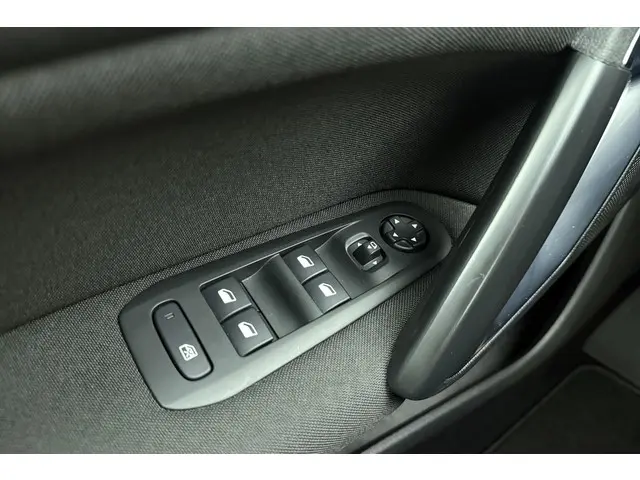 Peugeot 308 SW 1.2T Blue Lease Executive 2020 Benzine 15