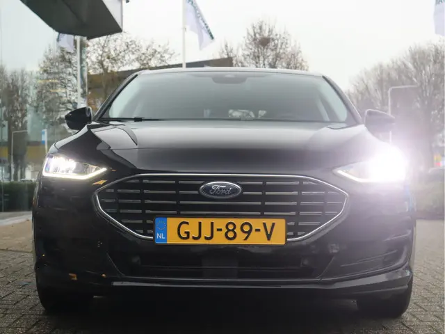 Ford Focus 1.0 EcoBoost Hybrid 2024 Hybride Benzine 19