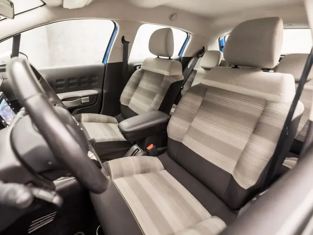 Citroën C3 1.2 PureTech Sport 2016 Benzine 12