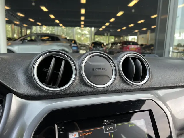 Suzuki Vitara 1.6 Exclusive 2015 Benzine 28