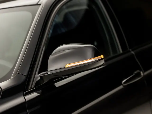 BMW 3 Serie 320i M Sport High Executive 2018 Benzine 32