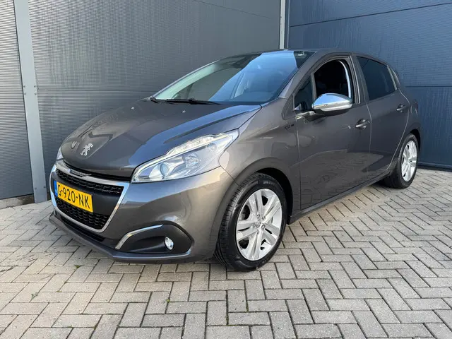 Peugeot 208 1.2 PureTech Signature / Navi / Nap 2019 Benzine 8