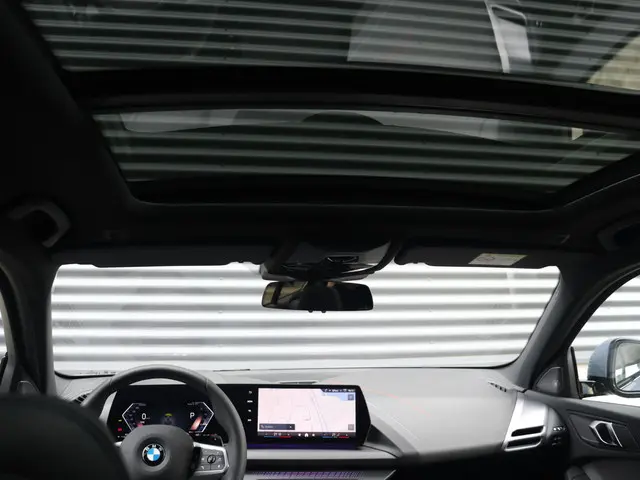 BMW 1 Serie 120 2025 Benzine 35