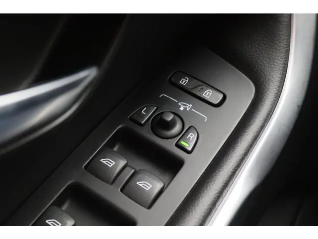 Volvo V40 Cross Country 1.6 T4 Summum 2014 Benzine 32