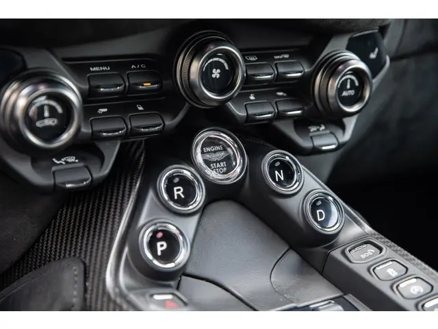 Aston Martin V8 Vantage 4.0 2018 Benzine 36