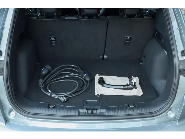 Ford Kuga 2.5 PHEV ST-Line X 2023 Hybride Benzine 18