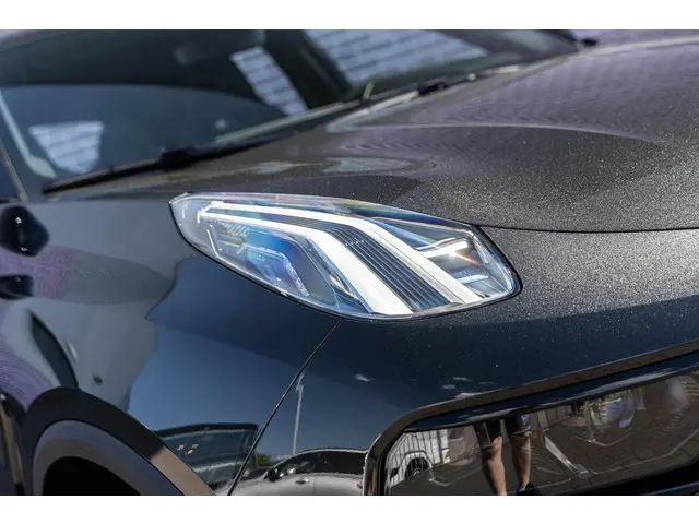 Lynk & Co 01 1.5 Core Plug-in Hybrid 2025 Hybride Benzine 14