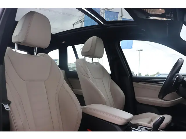 BMW X3 xDrive20i High Executive 2018 Benzine 10