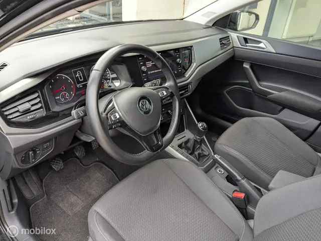 Volkswagen Polo 2
