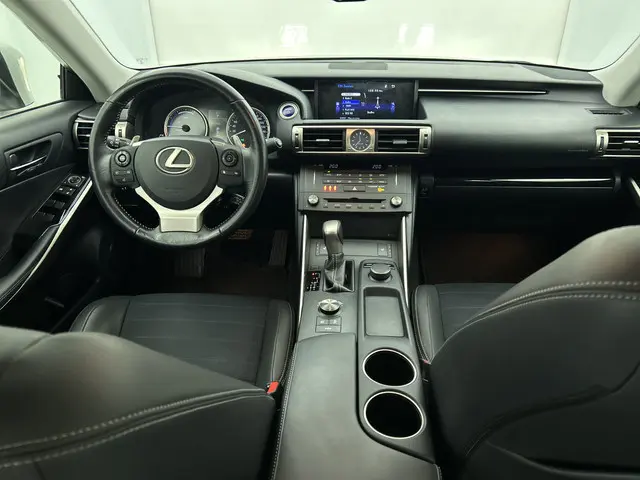 Lexus IS 300h 25th Edition 2016 Hybride Benzine