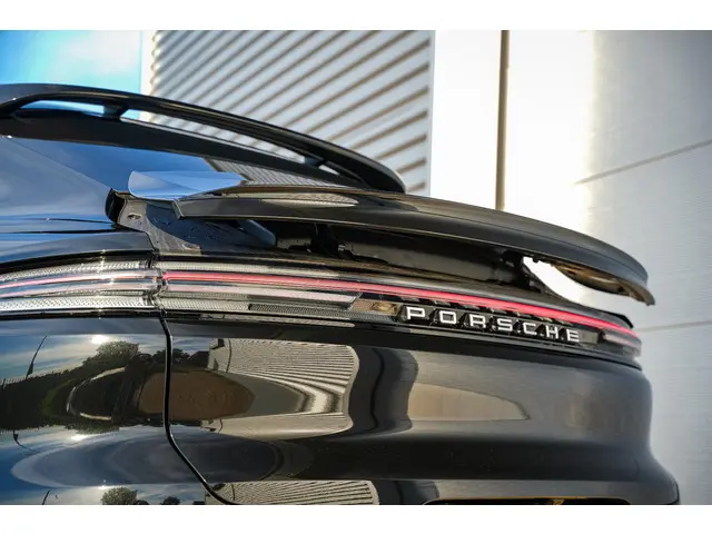 Porsche Cayenne Coupé 3.0 E-Hybrid 2024 Hybride Benzine 41