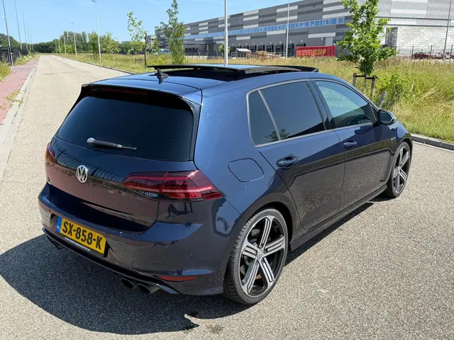 Volkswagen Golf 2