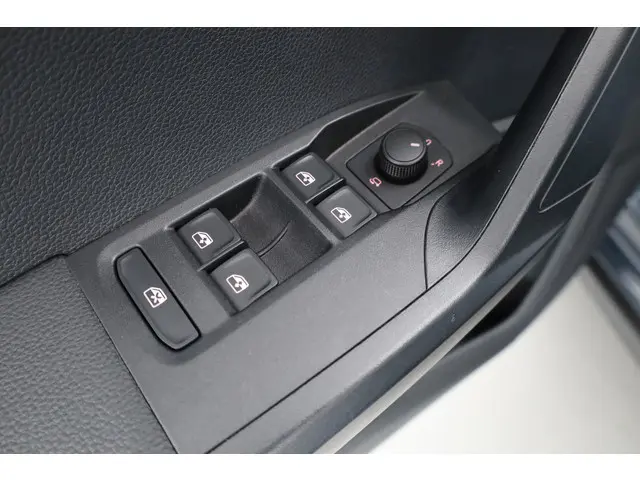 SEAT Arona 1.0 TSI 2022 Benzine 7