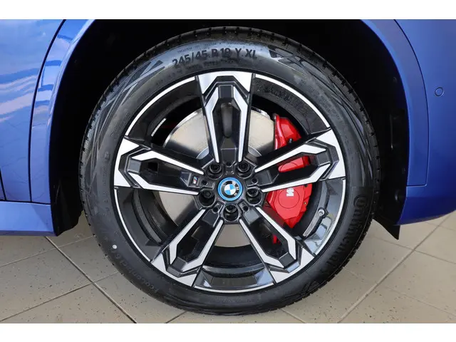 BMW iX1 eDrive20 2025 Elektrisch 6