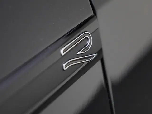 Volkswagen Golf 1.5 eTSI 130pk DSG R-Line 2024 Benzine 37