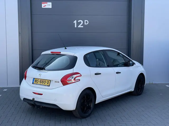 Peugeot 208 1.0 VTi Access 2013 Benzine 3