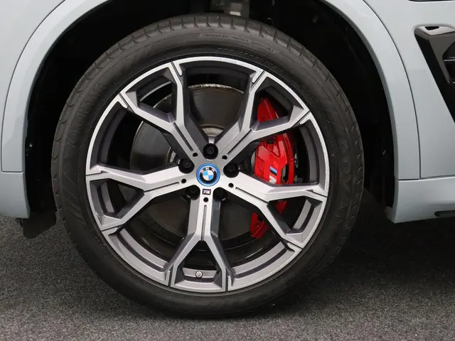 BMW X5 xDrive50e 2025 Hybride Benzine 6