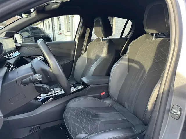 Peugeot e-208 EV GT Pack 136 PK 2022 Elektrisch 12