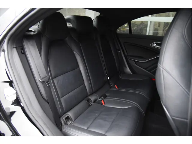 Mercedes-Benz CLA 180 BlueEFF. Ambition 2014 Benzine 17