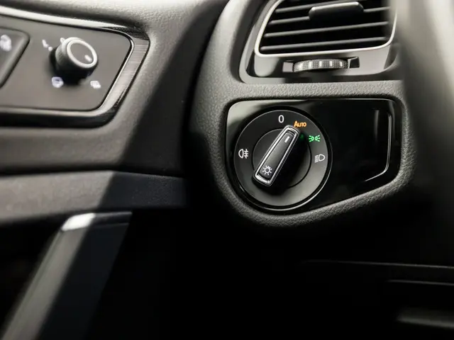 Volkswagen Golf 1.5 TSI R-Line Sport 2018 Benzine 23