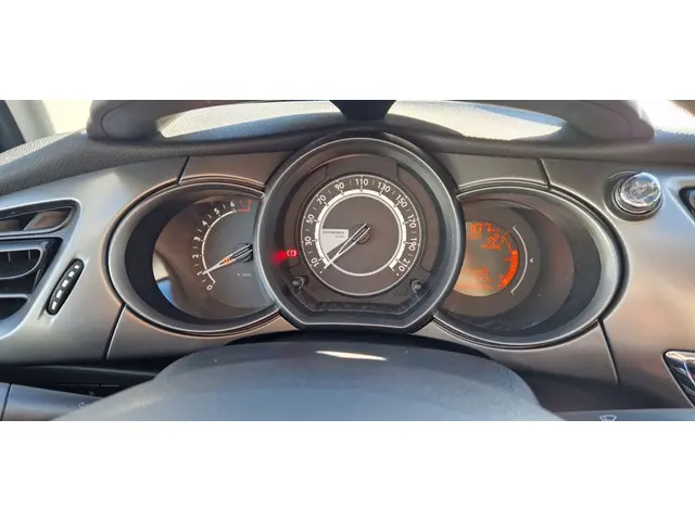 Citroën C3 1.2 PureTech Feel Edition 2016 Benzine 10