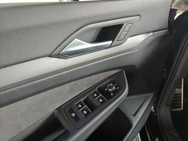 Volkswagen Golf 1.5 eTSI Edition 50 2024 Benzine 7