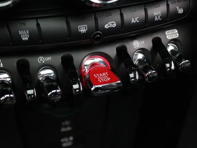 MINI 3-Deurs Cooper 2020 Benzine 13