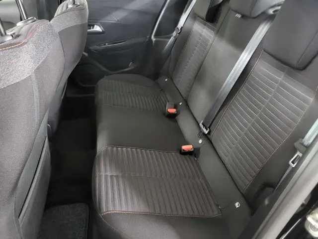 Peugeot 208 1.2 PureTech Active Pack 2022 Benzine 9