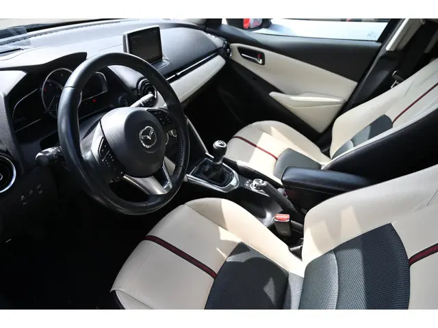 Mazda 2 Skyactiv-G 90 5MT Skylease GT 2016 Benzine 11
