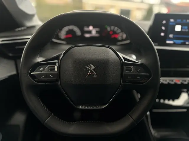 Peugeot 208 1.2 PureTech Allure Pack 2022 Benzine 19