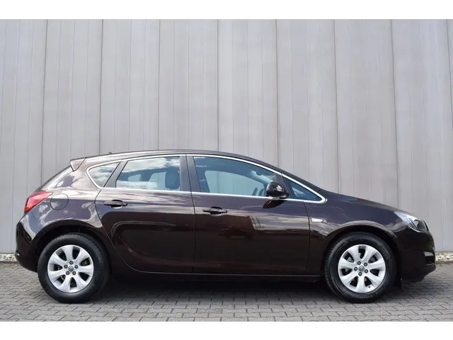 Opel Astra 1.4 Turbo Business + 2014 Benzine 4