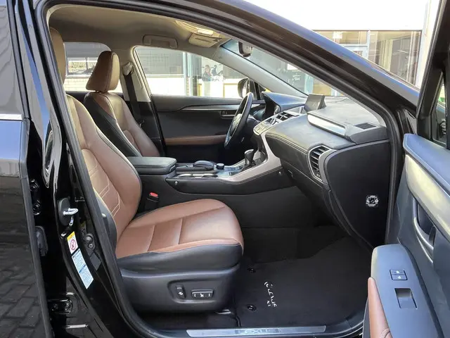 Lexus NX 300h AWD Luxury Line 2015 Hybride Benzine 25