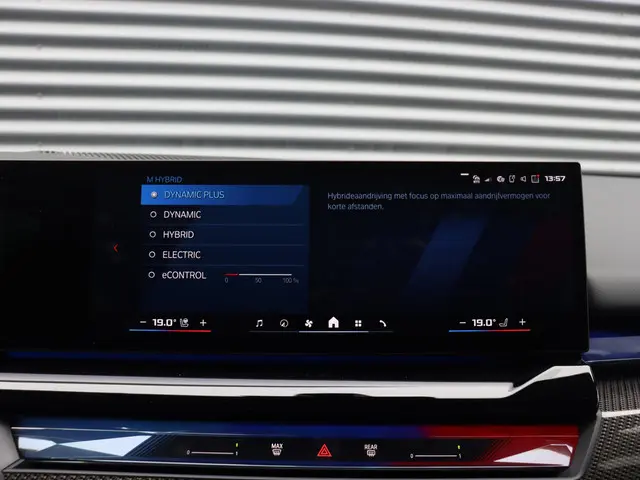 BMW M5 Touring 2025 Hybride Benzine 30