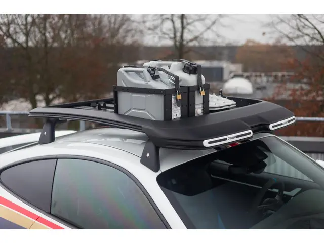 Porsche 911 992 3.0 Dakar 2023 Benzine 8