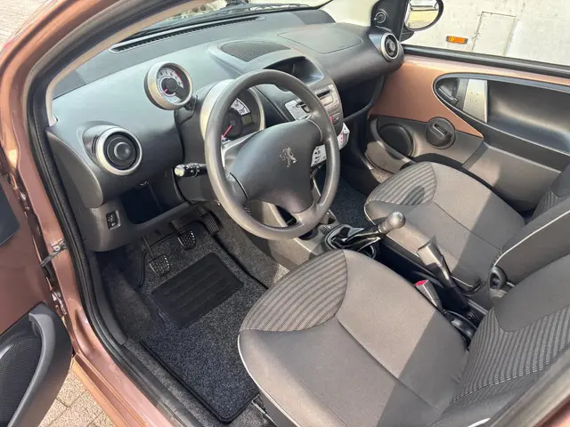 Peugeot 107 GERSEVEERD 2013 Benzine 9