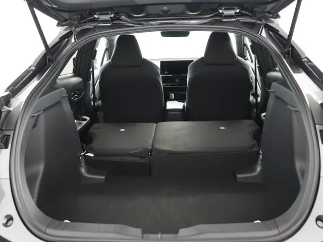 Toyota C-HR 1.8 Hybrid 140 Dynamic 2025 Hybride Benzine 25