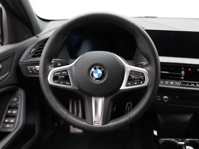 BMW 1 Serie 118i 2024 Benzine 7