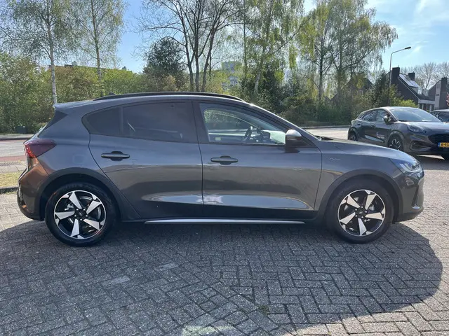 Ford Focus 1.0 EcoBoost Active 2024 Hybride Benzine 9