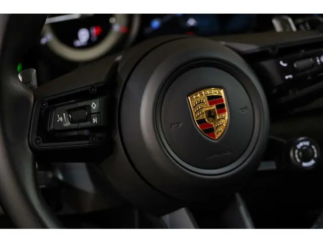 Porsche 911 3.0 Carrera GTS 2023 Benzine 34