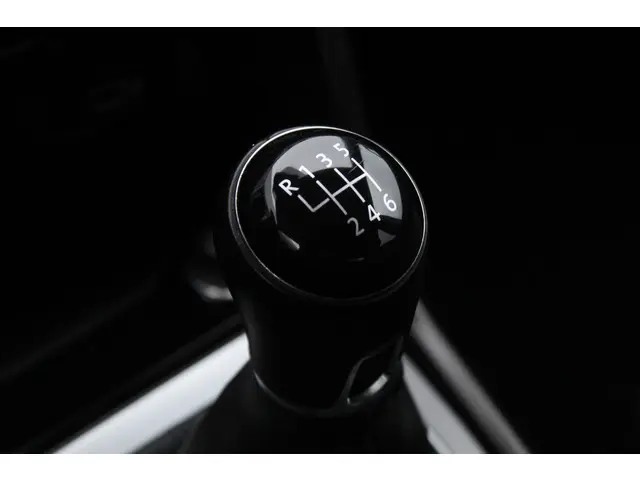 Volkswagen T-Roc 1.5 TSI Style//Carplay//150PK! 2019 Benzine 19