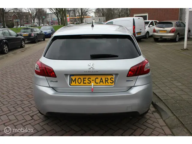 Peugeot 308 1.2 PureTech Blue Lease Premium 2017 Benzine 4
