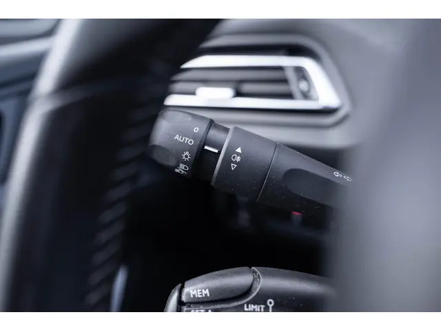 Peugeot 308 1.5 HDI Active Pack 2020 Diesel 24