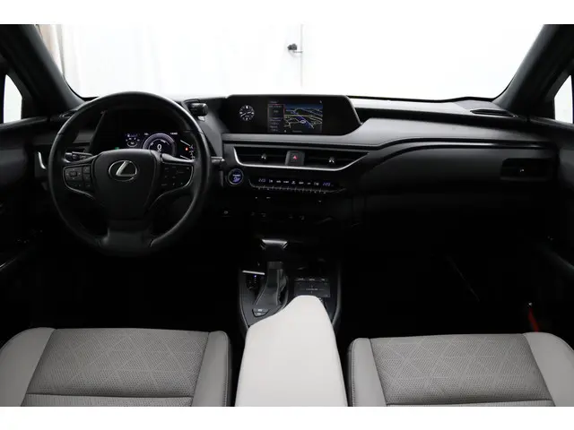 Lexus UX 250h Luxury Line 2022 Hybride Benzine 4