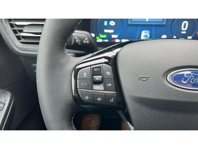 Ford Kuga 2.5 PHEV Active X 2025 Hybride Benzine 9