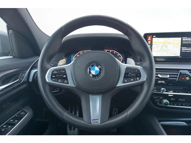 BMW 6 Serie Gran Turismo 630i 2023 Benzine 12
