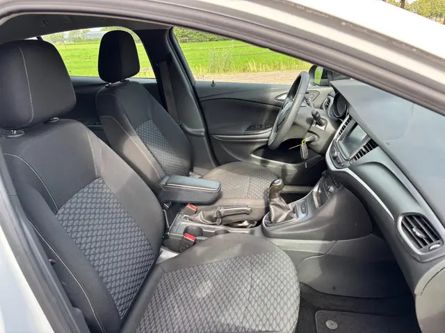 Opel Astra 1.4 2017 Benzine 14