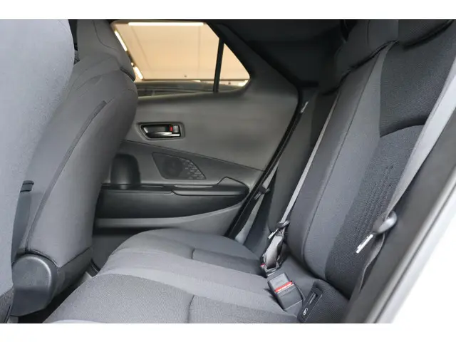 Toyota C-HR 1.8 Hybrid 140 Dynamic 2026 Hybride Benzine 30