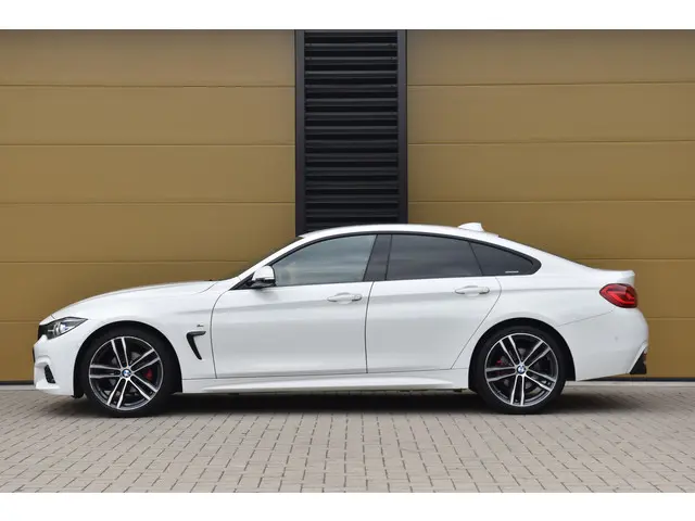 BMW 4 Serie Gran Coupé 418i High Executive 2019 Benzine 2