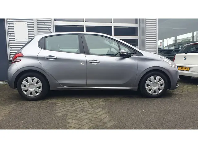 Peugeot 208 1.2 PureTech Like 2019 Benzine 8