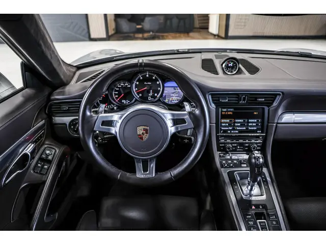 Porsche 911 3.8 Turbo Approved t/m 05-06-2027 2013 Benzine 32